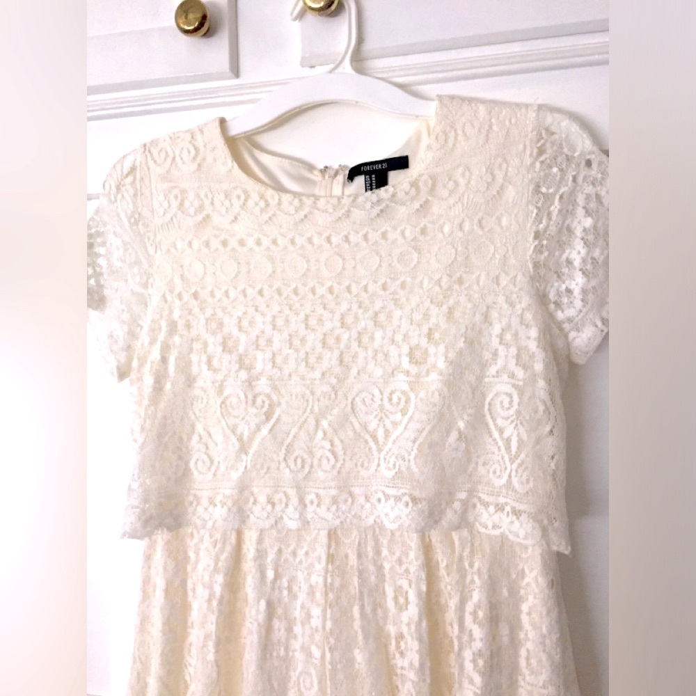 Forever 21 ⭐️ Lovely lace bodice skirt lined summer wedding dress women’s medium